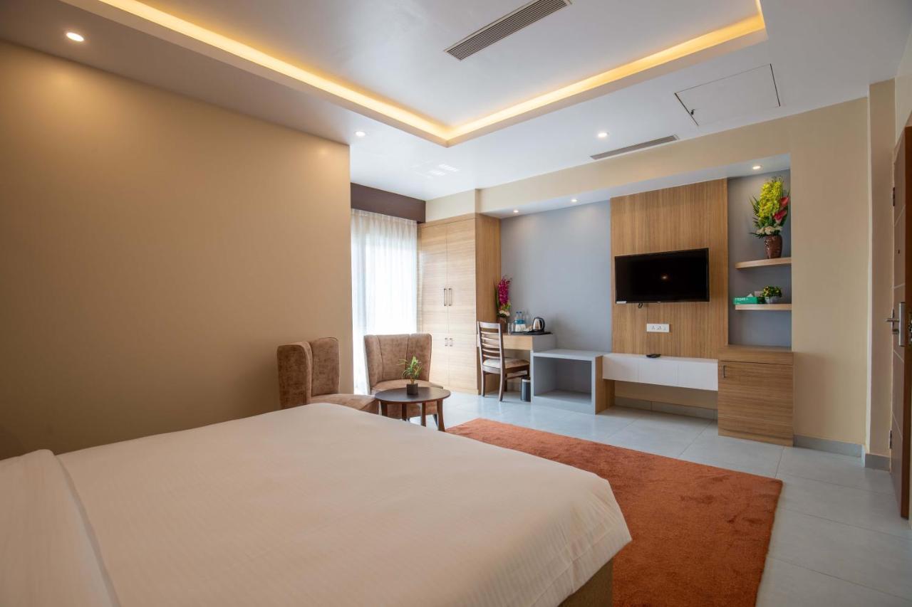 Hotel Palm International Butwāl Exterior foto