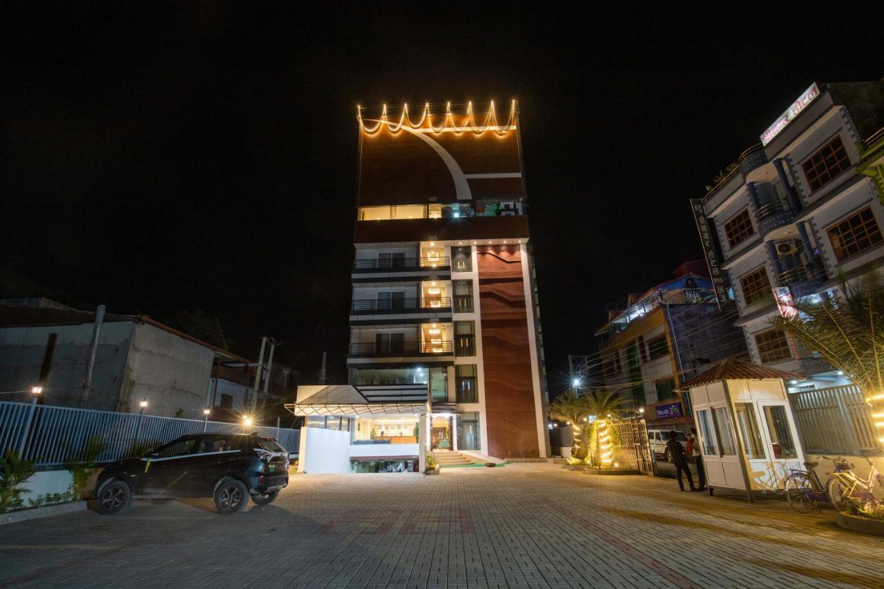 Hotel Palm International Butwāl Exterior foto
