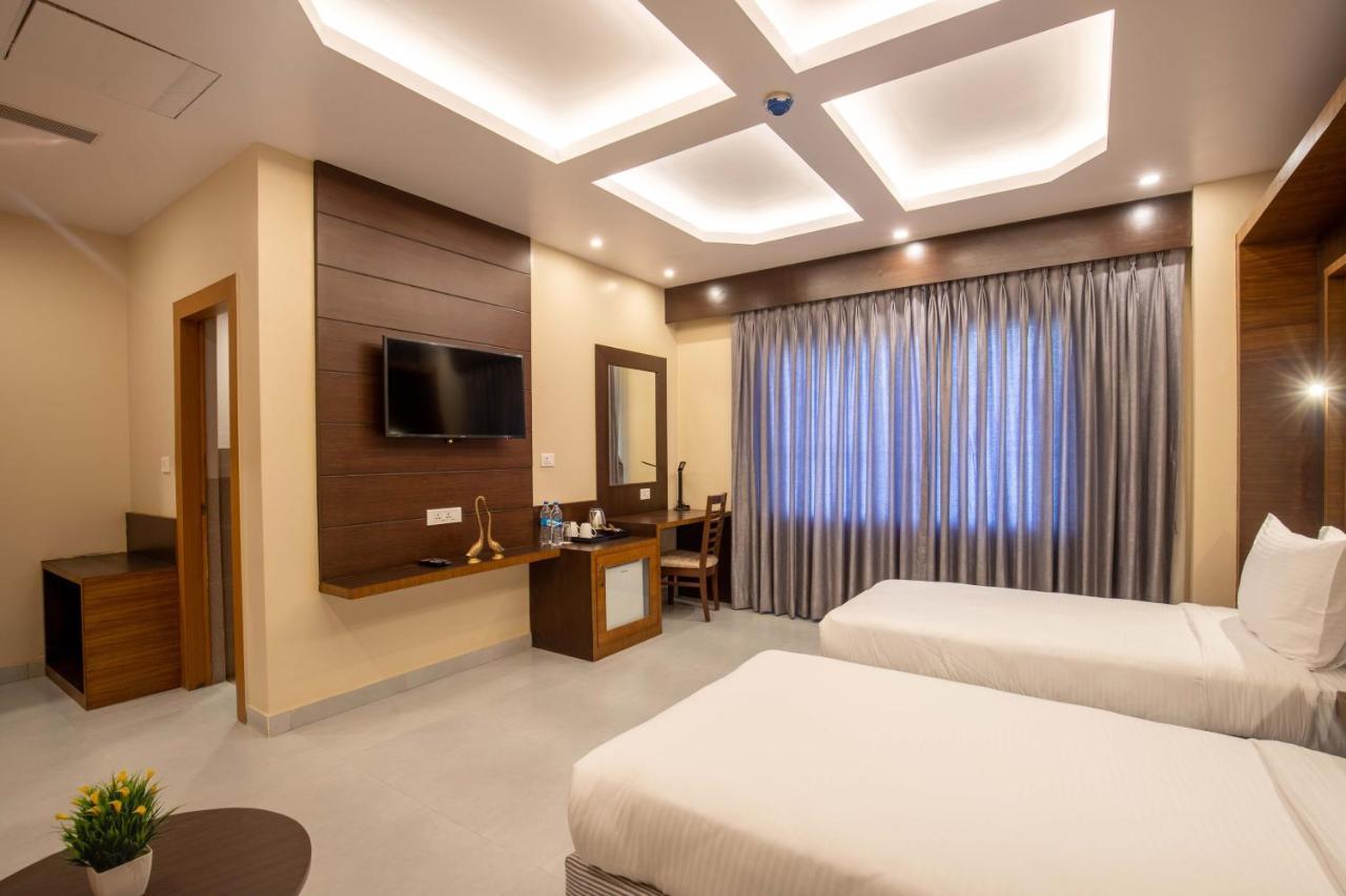 Hotel Palm International Butwāl Exterior foto