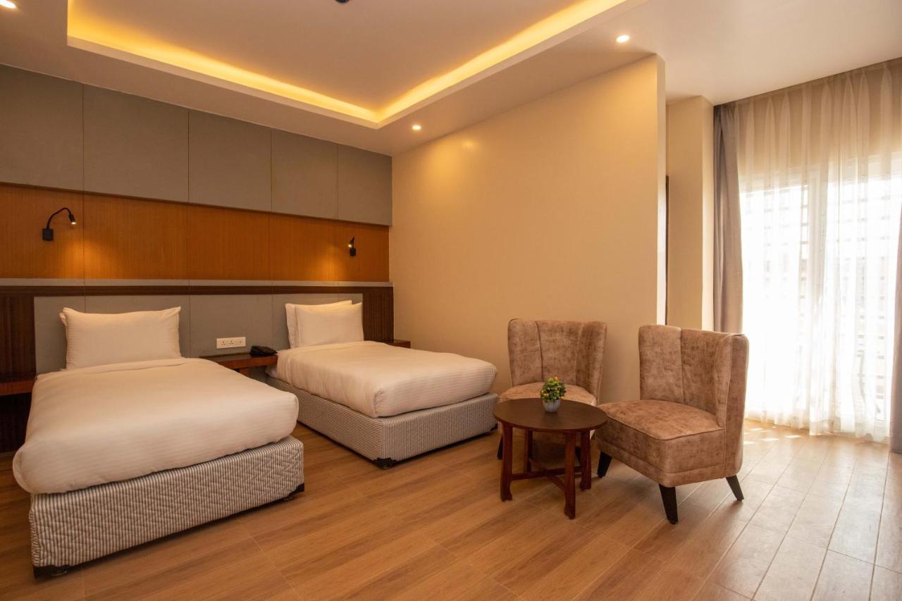 Hotel Palm International Butwāl Exterior foto